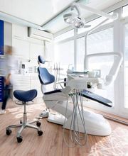 Zahnarztpraxis Behandlungszimmer