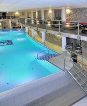 Galerie Spa mit Innenpool (18 x 6x 1,35 m), Whirlpool, Erlebnisduschen und Relax-Galerie