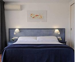 hotel-blaumar-suite-estandar-02.jpg