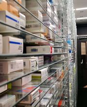 Pharmacie Bleue - Robot Rowa Vmax médicament -  Vésenaz