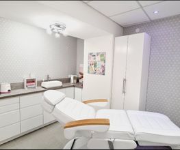 A Fleur De Peau image 2
