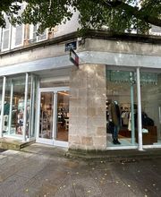 Tommy Hilfiger image 1