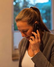 Herzlicher Empfang und telefonische Reservierung im Boutique Hotel Rosengarten Hamburg