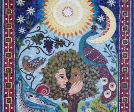 SCHÖPFUNG heißt diese Mosaikarbeit. Das Bild kann in die Wand eingelassen oder frei aufgehängt werden. Ausgeführt von Irene M. Orecher
Maße: 80 x 60 cm