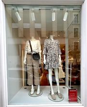 Tommy Hilfiger image 3