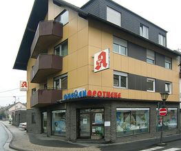 Aussenansicht der Quellen-Apotheke