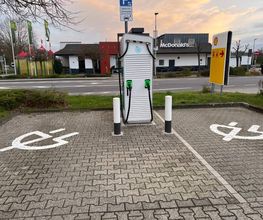 Shell Recharge Charging Station Bild 1