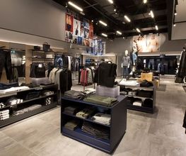 Calvin Klein Jeans immagine 4