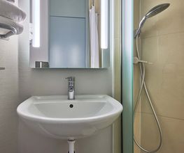 B&B HOTEL Caen Mémorial image 7