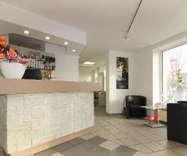 Hair Line Schönefeld Bild 6