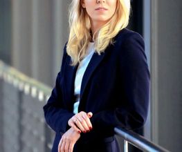 Business-Mitarbeiterin am Arbeitsplatz