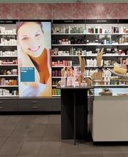 innenraum-amavita-apotheke-löwencenter