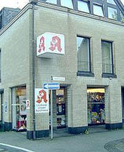 Aussenansicht der Lindlarer Löwen Apotheke