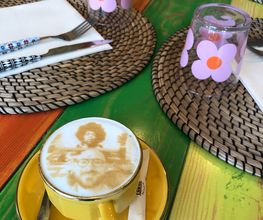 Le Hippie Chic Café image 3