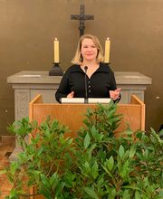 Kirchliche Trauerrede - Saskia Kähny - Trauerrednerin & Trauerbegleiterin - Stuttgart