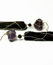 Boucles d'oreilles Collection Brésil.
Techniques : Crochet de plaqué or & pierres brutes.
.
Créations & pièces uniques par Salomé Osorio.