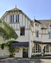 Le Pavillon Bleu image 11
