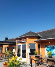 Le Racer Café image 6