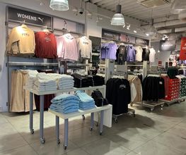 PUMA Outlet Parsdorf Bild 3