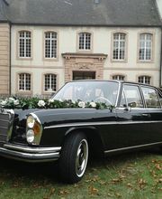 Oldtimer Hochzeitsauto mieten Karlsruhe: Der W108 Mercedes Oldtimer war das Auto von Politik und Prominenz. Die K & K Oldtimervermietung bietet das Fahrzeug bis Darmstadt, Freiburg und Stuttgart an.