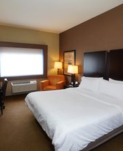 Creekside Hotel & Suites image 4