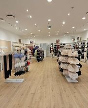 Darjeeling Dury image 1