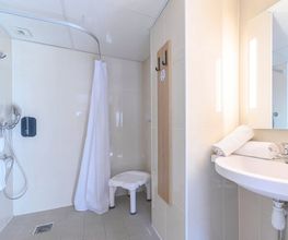 B&B HOTEL Nîmes Centre Arènes image 14