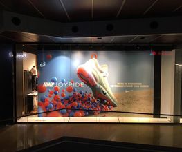 Nike Store Diagonal imagen 2