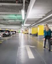 intérieur du parking Saint Louis à Paris