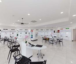 Optical Center - Revel image 3