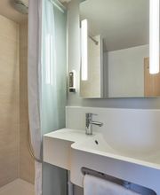 B&B HOTEL Honfleur image 7