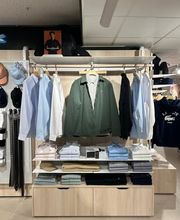 Lacoste Corner Manor Lausanne Bild 3