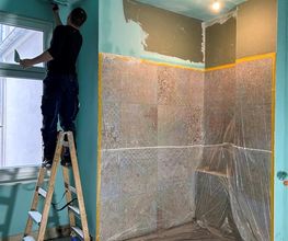 Die H+S Immobilien GmbH aus Koblenz ist Ihr Spezialist für hochwertige Badsanierungen – von der Grundsanierung bis zur modernen Neugestaltung in stilvollem Design.