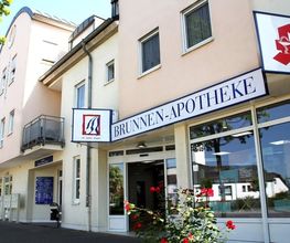 Aussenansicht der Brunnen Apotheke