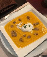 La Dentelliere image 3