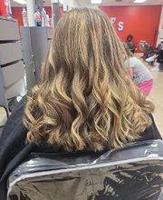 Fantastic Sams Cut & Color image 7