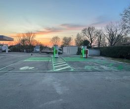 IPLANET Ricarica in sicurezza in modalità ultra fast per tutti i veicoli elettrici.