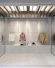 On Store NYC Lafayette image 4