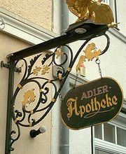 Aussenansicht der Adler-Apotheke