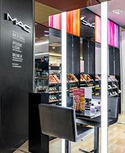 Douglas Erlangen Arcaden Bild 1