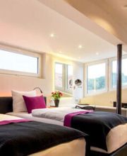 Bett suite.jpg