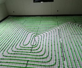 Das Regatherm Tackersystem, bestehend u.a. aus einer Tackerplatte und Tackernadeln, ist der bewährte Klassiker unter den Verlegesystemen. Es ist eine perfekt aufeinander abgestimmte Systemlösung.