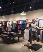 Nike Store Diagonal imagen 6