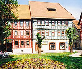 Aussenansicht der Hirsch-Apotheke