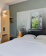 B&B HOTEL Chaumont image 1