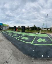 IPLANET Ricarica in sicurezza in modalità ultra fast per tutti i veicoli elettrici.