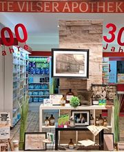 Schaufenster 300 Jahre Alte Vilser Apotheke.
