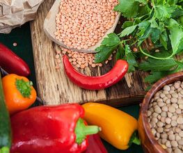 BIO und Glutenfrei
Sowohl das Bewusstsein als auch die Nachfrage gehen immer mehr in Richtung BIO-Ware und glutenfreie Kost. Wir als Ihr Lebensmittelmarkt möchten Ihnen auch diesbezüglich ein großes Angebot anbieten.