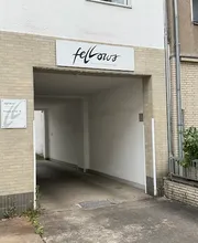 Eingang zum Fellows Physiotherapie | Physiotherapeut in Köln