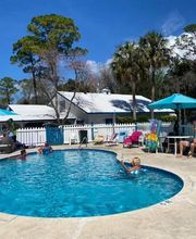 Eleanor Oaks RV Park image 6